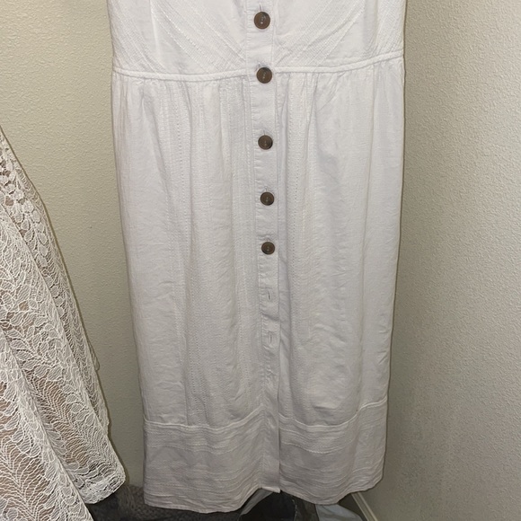 Give flowy dress - Picture 2 of 4